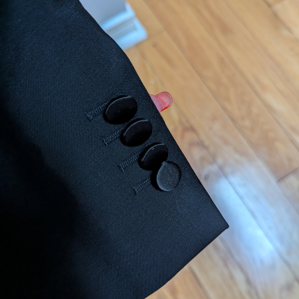 Burberry Black Sport Coat with Structured Design and Notched Lapels - Picture 6 of 6